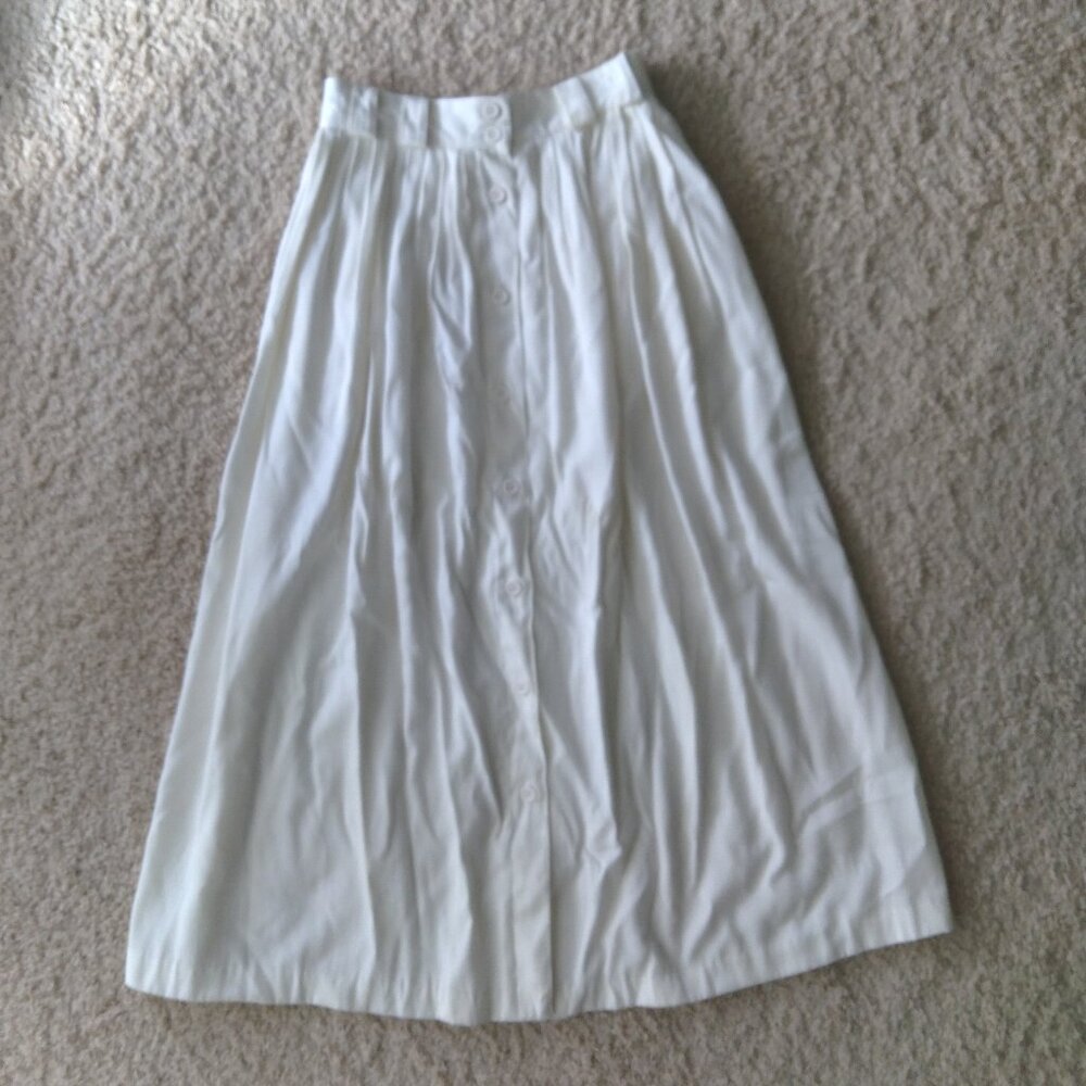 Vintage Metro New York White Button Front Maxi Skirt with Pleat Detail